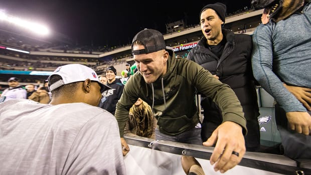 mike-trout-eagles-alshon-jeffery.jpg